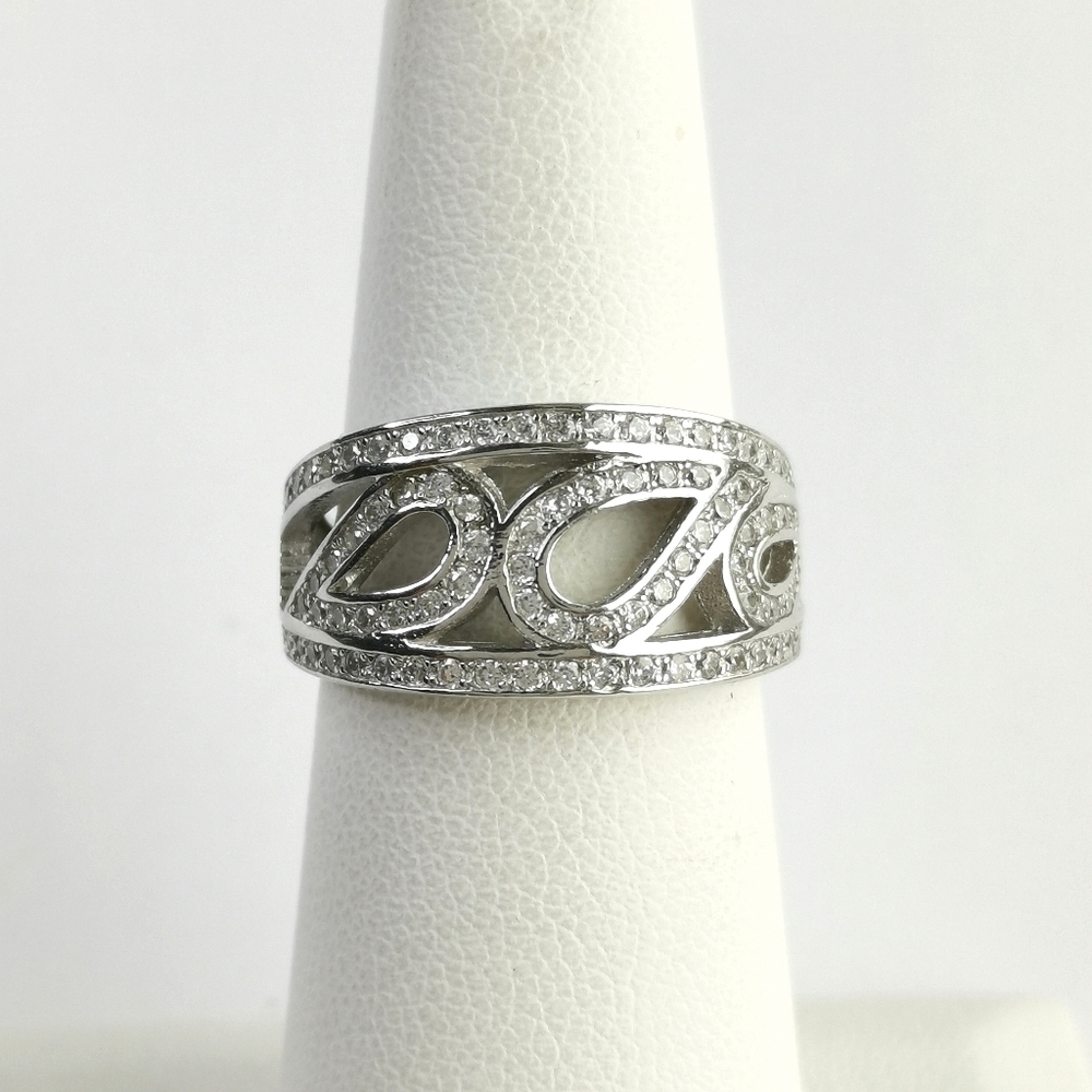 Sterling silver cz band ring size 6 🆕